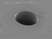 画像：小径(φ0.02-0.05mm)微細穴加工技術
